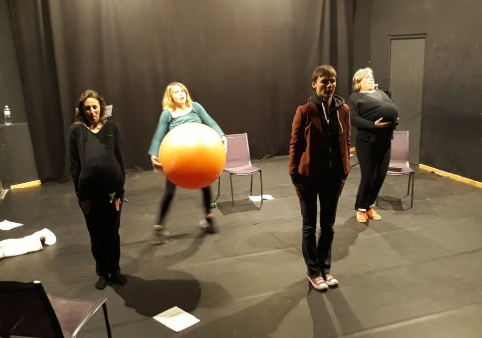 Le HANGAR – quand la troupe QUANTA accueille les compagnies de la région…